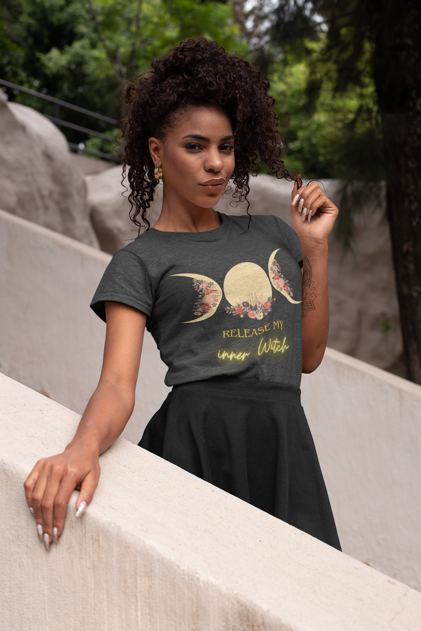 Release My Inner Witch“ Shirt mit Dreifachmond – Spirituelles Unisex T-Shirt | Witchy Fashion